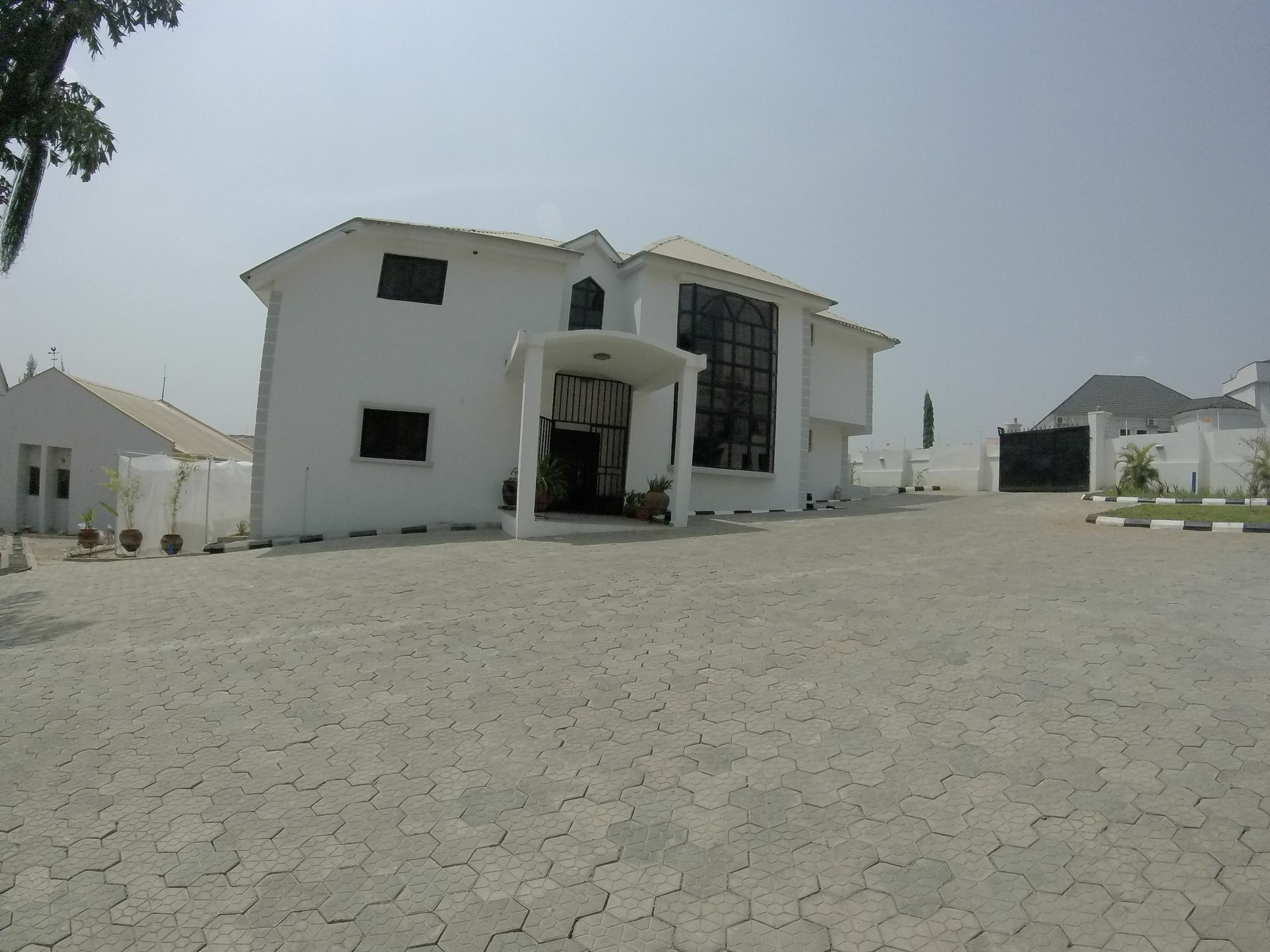 Ironhouse Guest Suites Mobushipe Ngoại thất bức ảnh